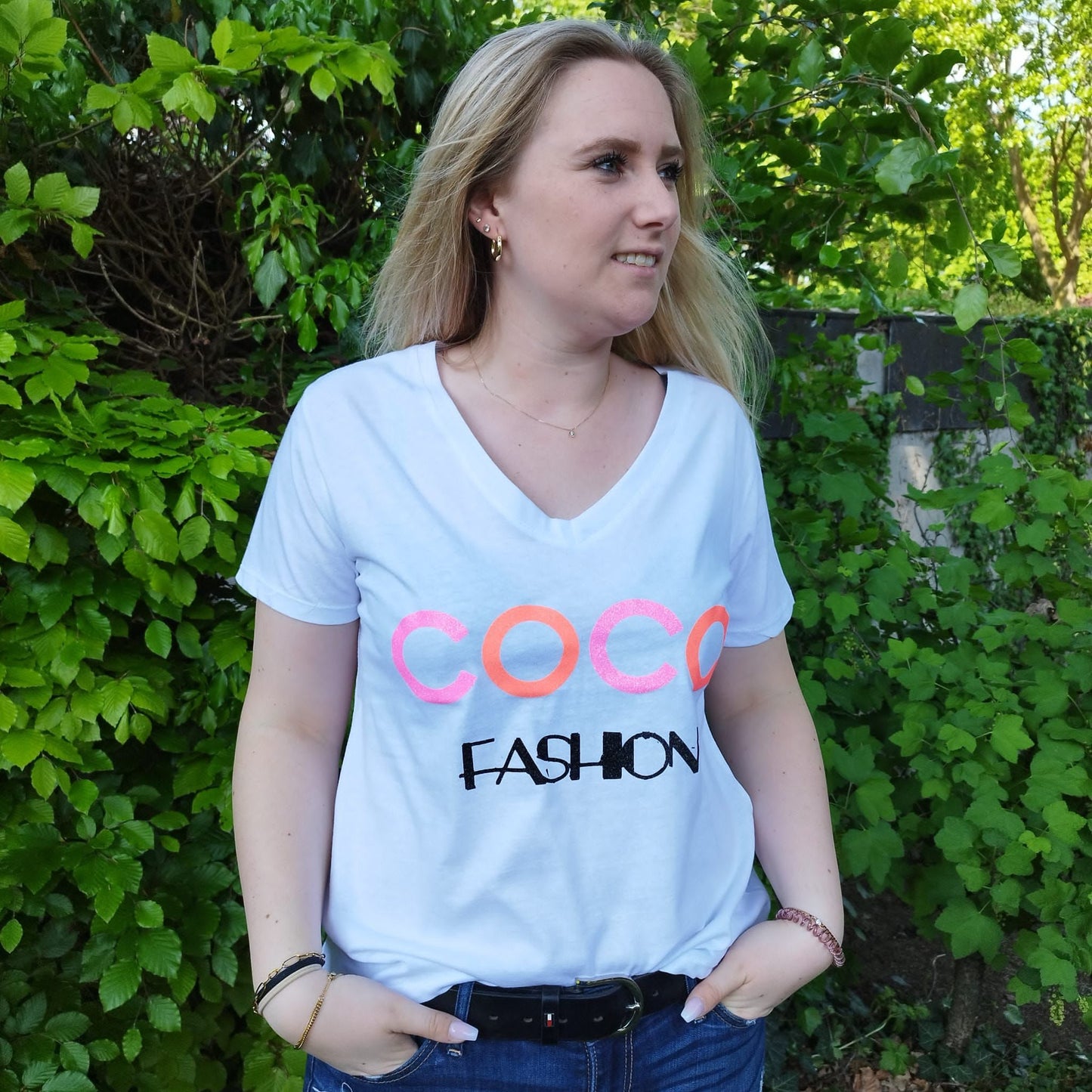 T-Shirt mit V Ausschnitt