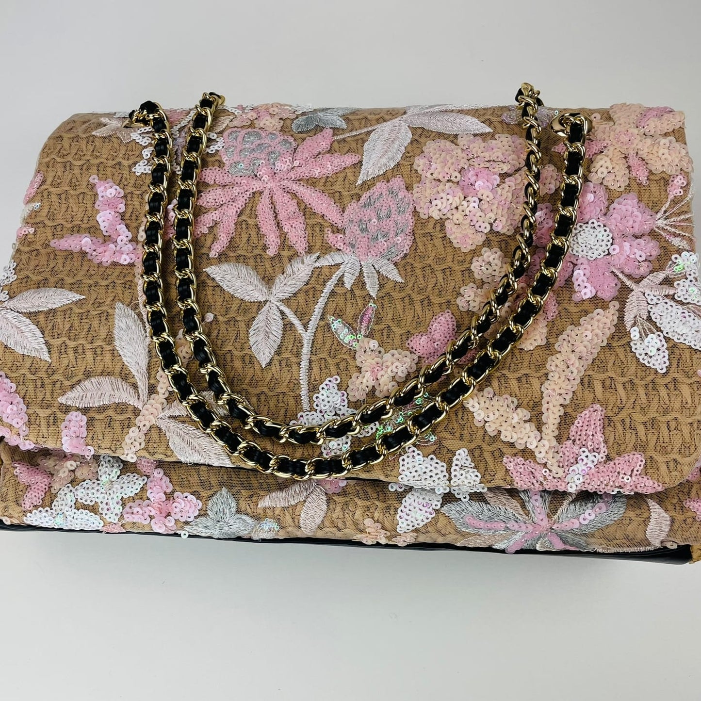 Strohtasche mit Applikation