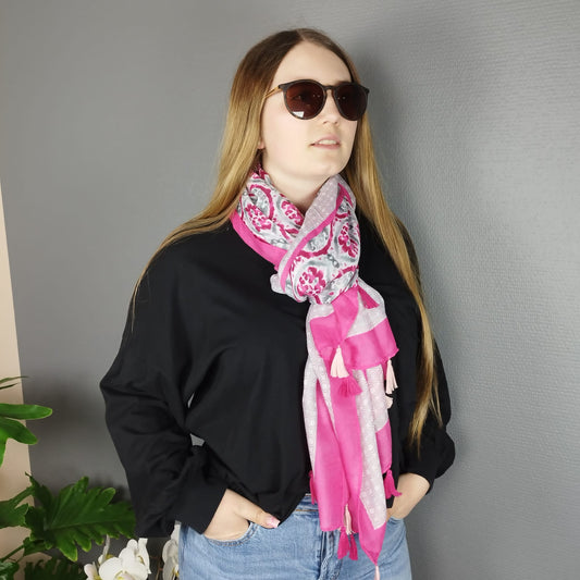 Schal in Pink mit Ornamenten